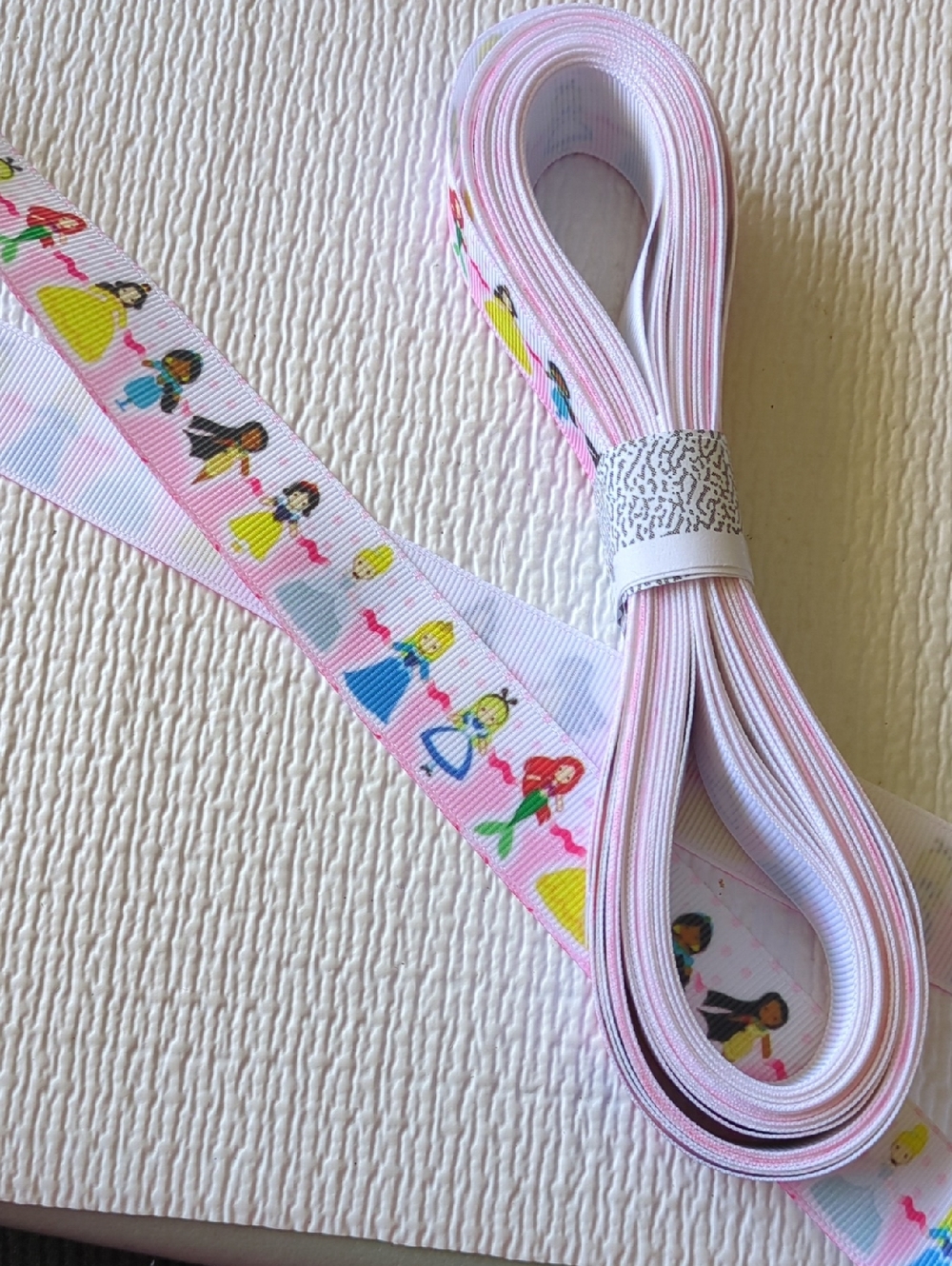 🎂Disney Princess Grosgrain Ribbon with Pink and White Background - about 7.5m